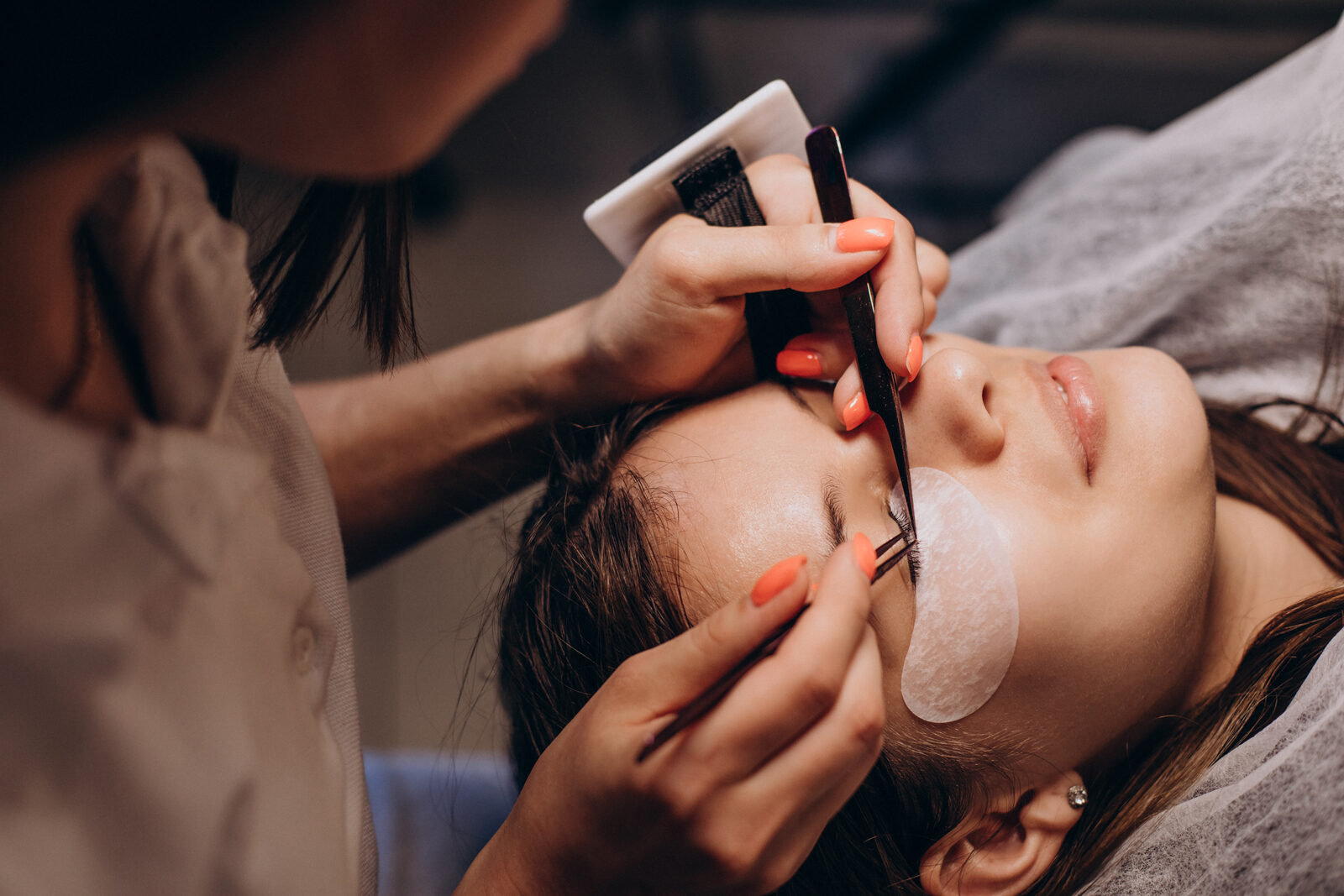 Lash Extensions vs. Lash Lift: Which Is Right for You?